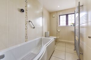 Family Bathroom - click for photo gallery